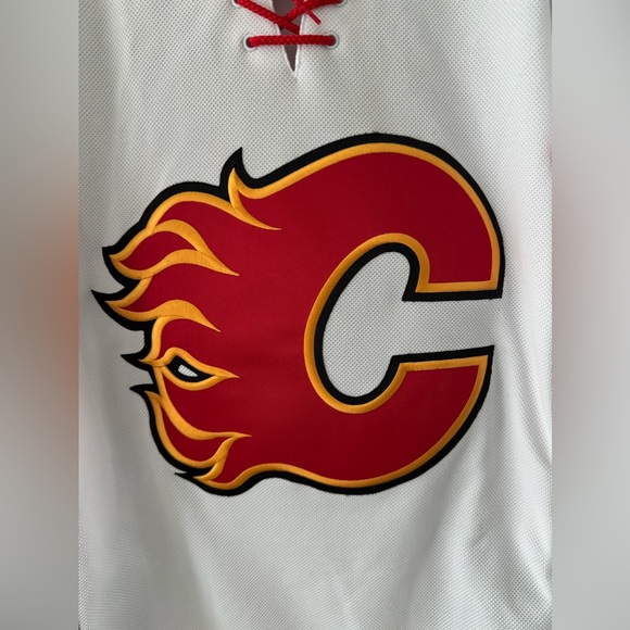 NHL Calgary flames Reebok jersey. Size large - Picture 4 of 4